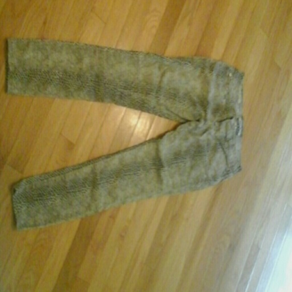 Skinny jeans