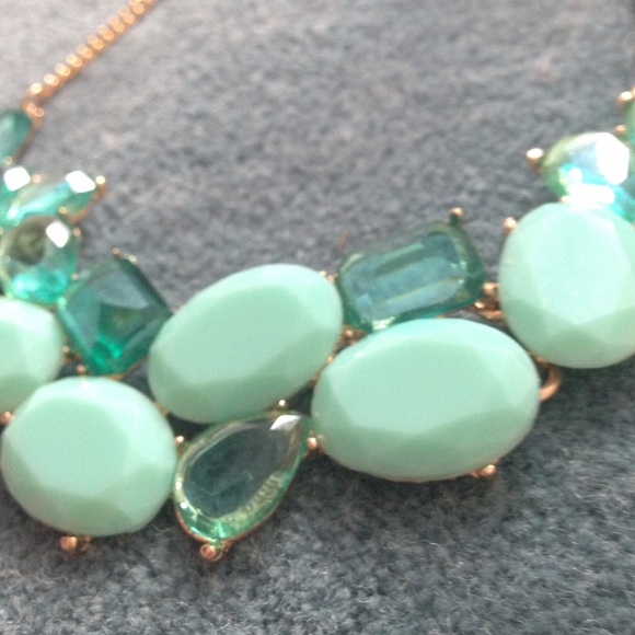 Statement necklace - Picture 2 of 4