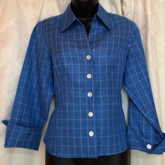 Super flattering summer jacket New Price!