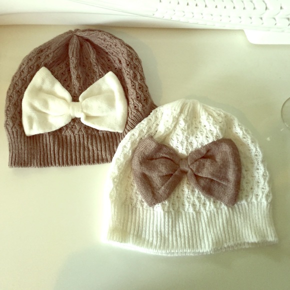 Bundle in Bow Hats - Picture 1 of 1