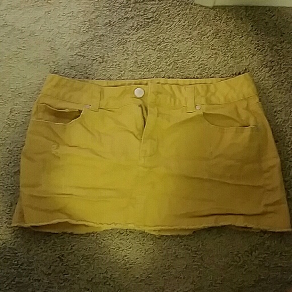 Mustard yellow skirt
