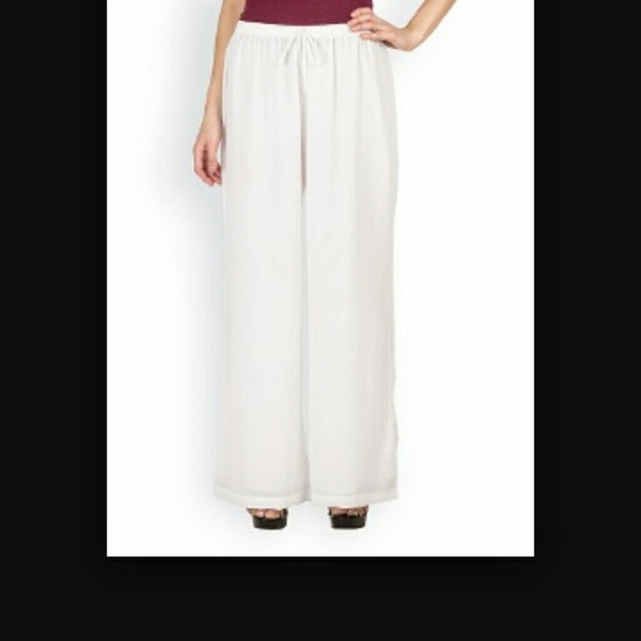 SOLD..SOLD...White plazo pant