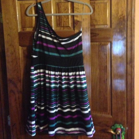 A one shoulder stripped dress
