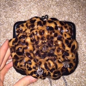 Brighton small should clutch with 2 card slots