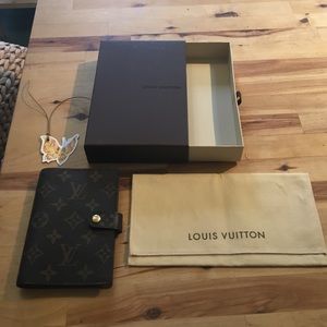 Nwot, Louis Vuitton monogram agenda book, perfect!