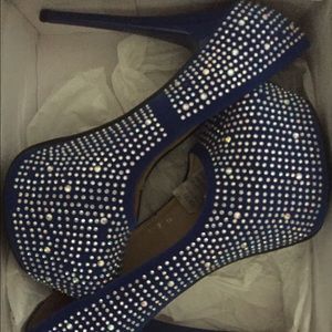 Royal blue high heel pumps