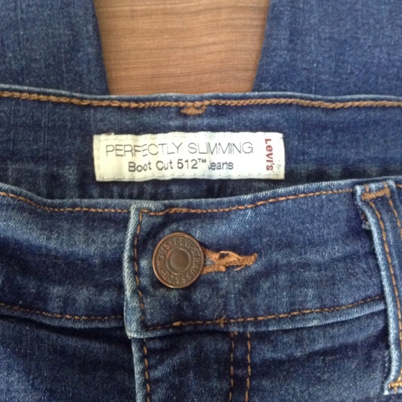 SOLD ❌Perfectly Slimming Levi Jeans