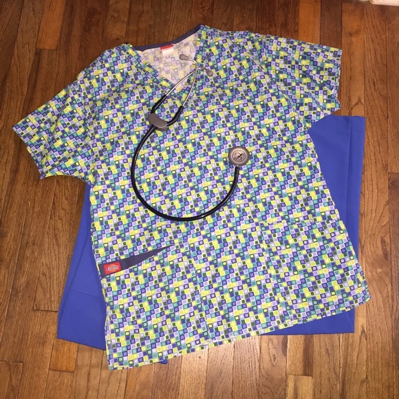 Scrub top. Dickies brand size small.