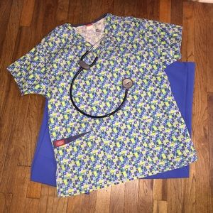 Scrub top. Dickies brand size small.