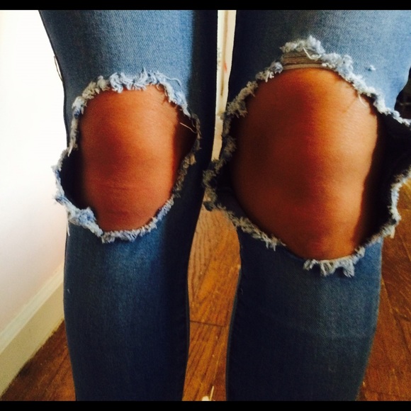 Distressed jeans - Picture 4 of 4