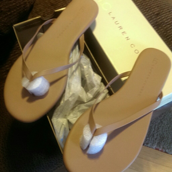 Lauren Conrad flat sandals