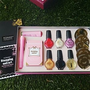 NAIL ART BOOK & STAMPING KIT