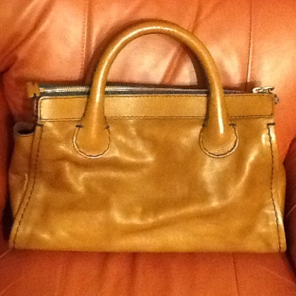 Edith satchel ID 13-BM-0406 - Picture 3 of 3