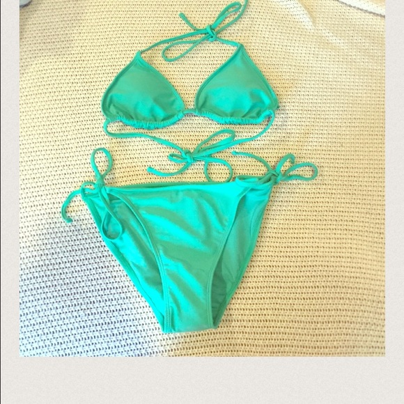 Swimsuit: Bikini - Picture 1 of 3