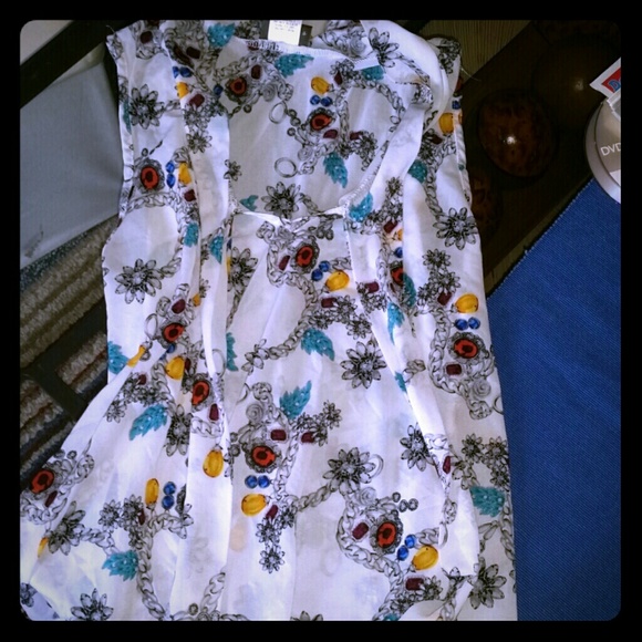 Sleeveless blouse