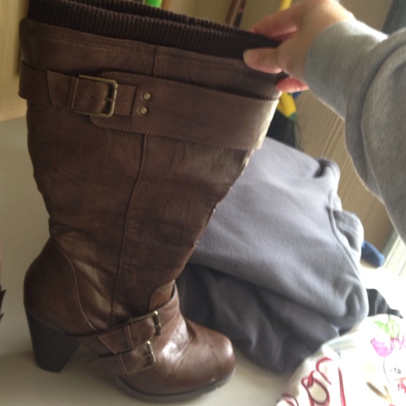 Maurices boot size 9,