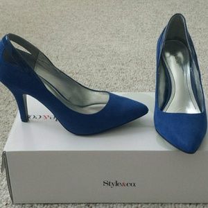 Blue Pumps