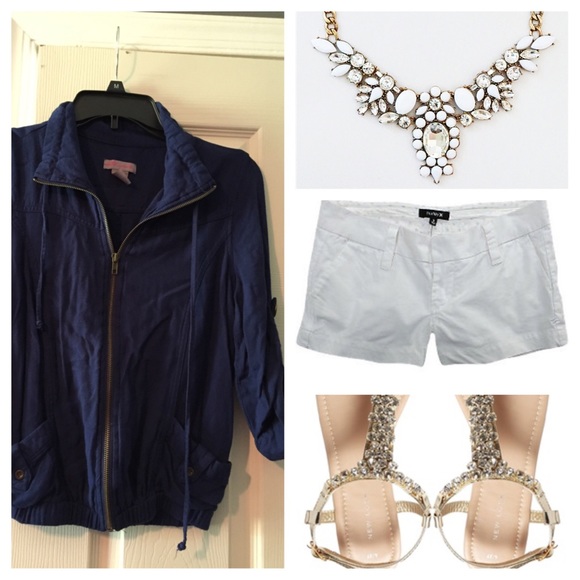 💙3/4 length blue zip up jacket!