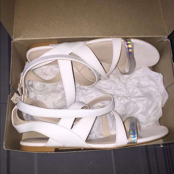 Woman's Thong Sandal off white & iridescent - Picture 1 of 4