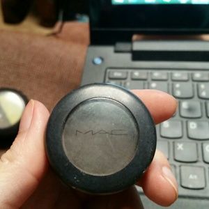 MAC eye shadow  (club)