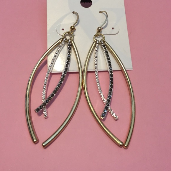 Jewelry - NEW Fashion Earrings