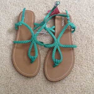 HOLD Mint braided sandals
