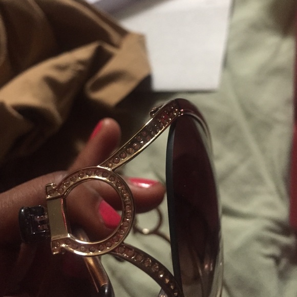 BRAND NEW Salvatore Ferragamo Sunglasses - Picture 2 of 3