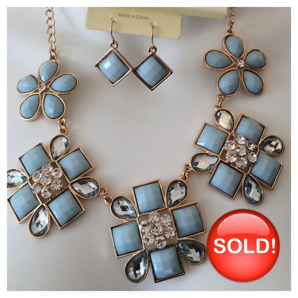 Jewelry - 🎉🎉HP 7/19🎉🎉New- Necklace Set