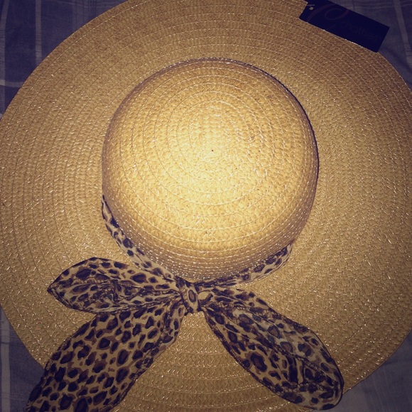 Chic Oversized Hat - Picture 1 of 1