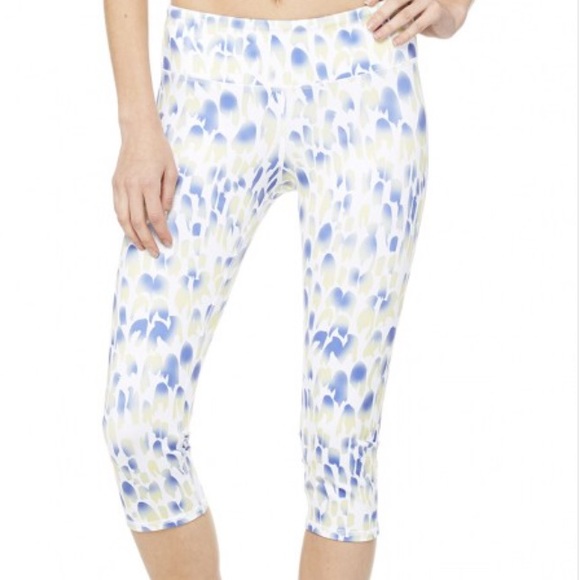 Alo Yoga Pants - **SOLD on Tradesy** NWT Alo Yoga Airbrush Capri