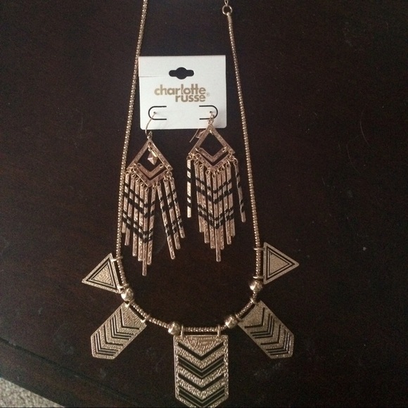 Brand New: Matching necklace and earrings set