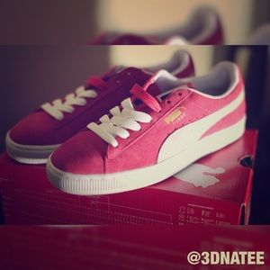 SOLD: 👑👑👑👑👑 NEW WOMEN's PUMAs