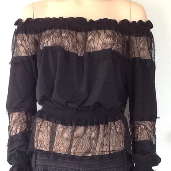 Unique Black Off Or On The Shoulder Top With Lace - Picture 2 of 4