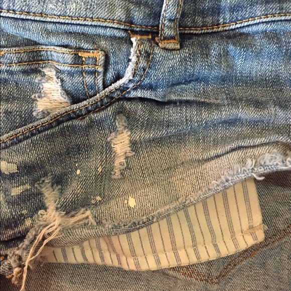 ❎❎bundle❎❎Abercrombie distressed jean shorts - Picture 3 of 3