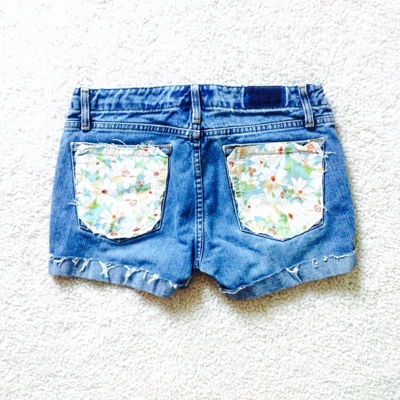 Floral Pocket Distressed Shorts