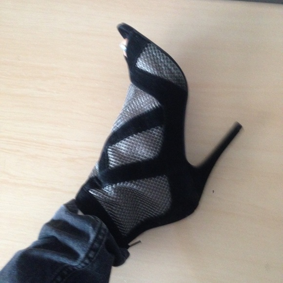 Mixx Open Toe Booties - Picture 4 of 4