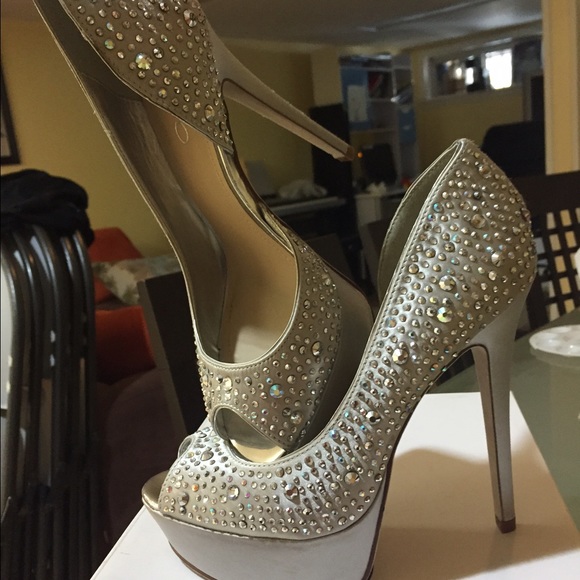 Also shoes one time use