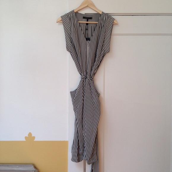 🚫SOLD - BCBG Stripped Dress - Picture 2 of 4
