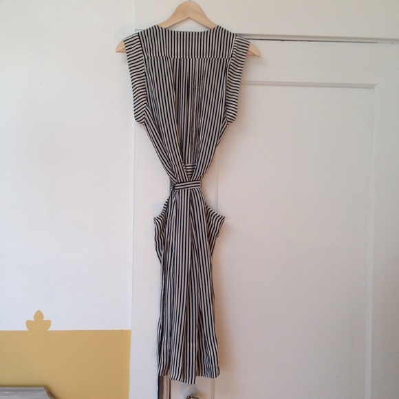 🚫SOLD - BCBG Stripped Dress - Picture 3 of 4