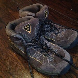 Nevados hiking boots