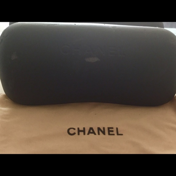 Original Black Chanel Sunglasses - Picture 4 of 7