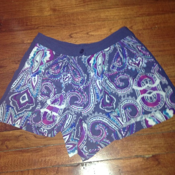 Cute Printed Medium Shorts - Picture 1 of 2