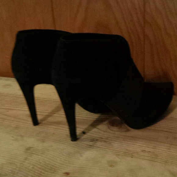 Boots - Picture 3 of 3