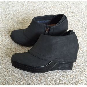 ✨Dr. Schoolls Ballance Wedge Booties✨