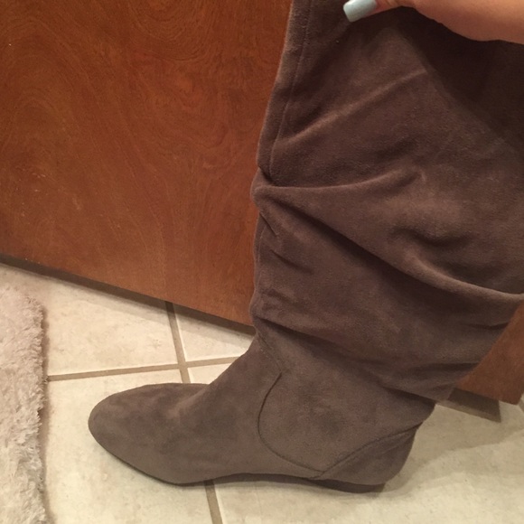 Cute boots!