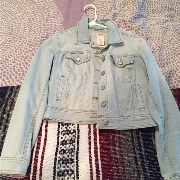 Light denim jean jacket