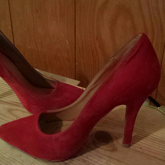 Red heels - Picture 4 of 4