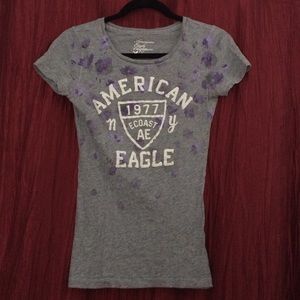 American Eagle Gray Flower Graphic Tee tshirt