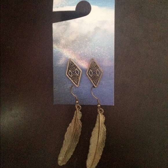 Urban outfitters pair of earrings