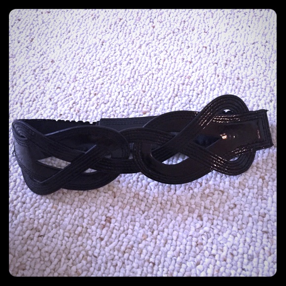 Black stretchy belt